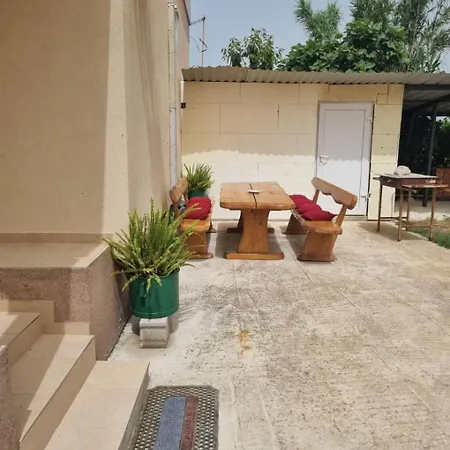 Mare - 20 M From Beach