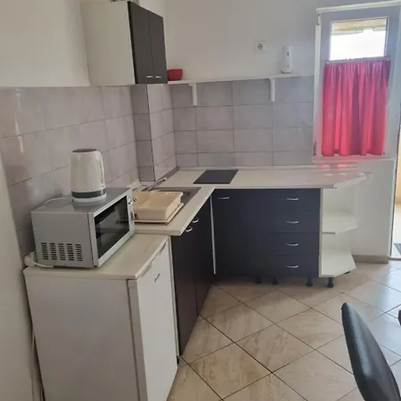 Apartment Mare - 20 M From Beach Sukosan